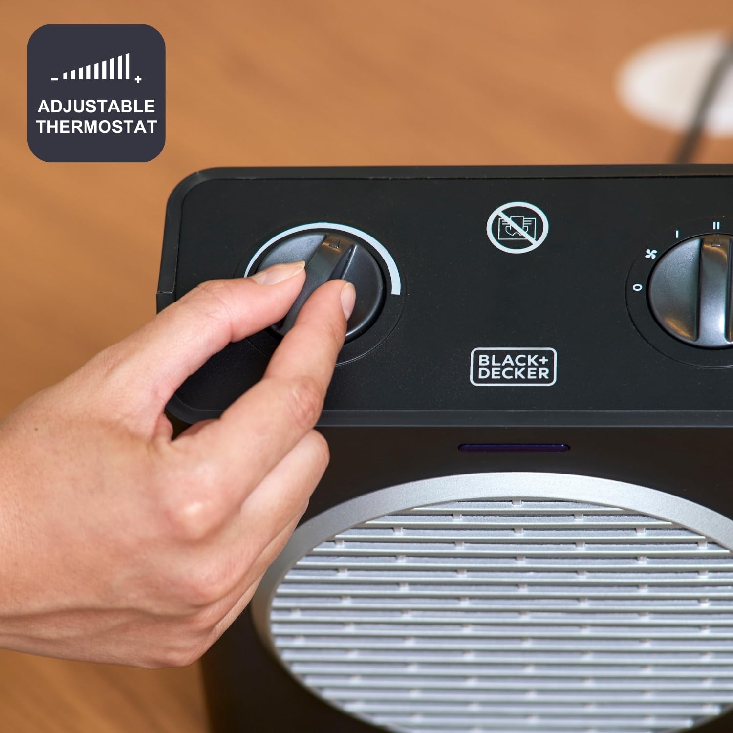 BLACK+DECKER BXSH2000E - Termoventilatore 2000W | 2 Livelli di Riscaldamento + Ventilatore | IP21 per Bagno | Termostato Regolabile | Anti-Surriscaldamento & Anti-Ribaltamento | Compatto con Maniglia